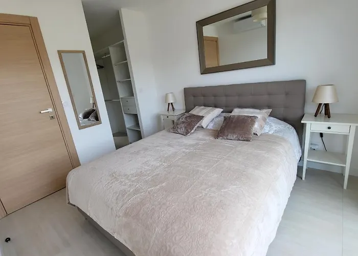 Villa 4 Piscine Privée à 400m De La Dans Résidence Neuve