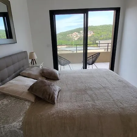 Moderne De Standing Avec Piscine Privee A 400m De La - 4 Villa