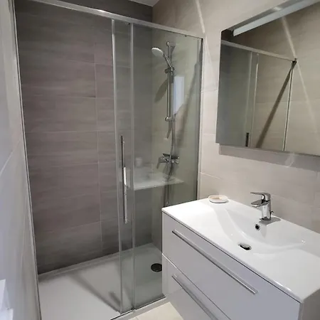 Villa 4 Piscine Privée à 400m De La Dans Résidence Neuve *