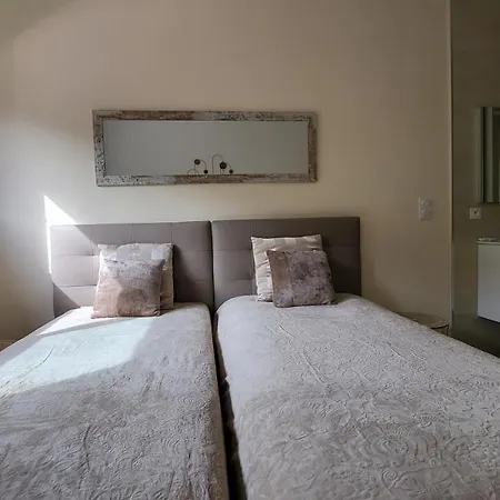 Villa 4 Piscine Privée à 400m De La Dans Résidence Neuve *