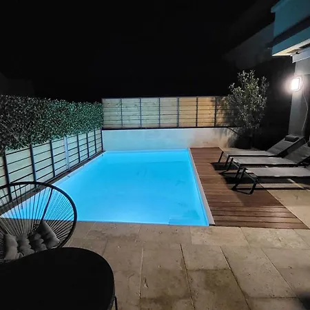 Moderne De Standing Avec Piscine Privee A 400m De La - 4 *