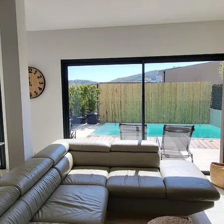 Moderne De Standing Avec Piscine Privee A 400m De La - 4 Villa
