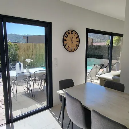 Moderne De Standing Avec Piscine Privee A 400m De La - 4 Villa *