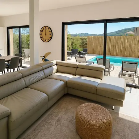 Moderne De Standing Avec Piscine Privee A 400m De La - 4 Villa *