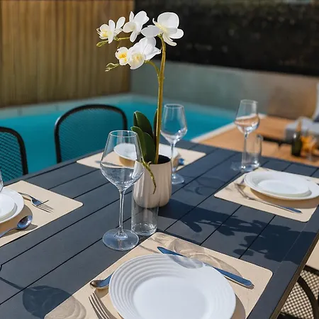 Villa 4 Piscine Privée à 400m De La Dans Résidence Neuve