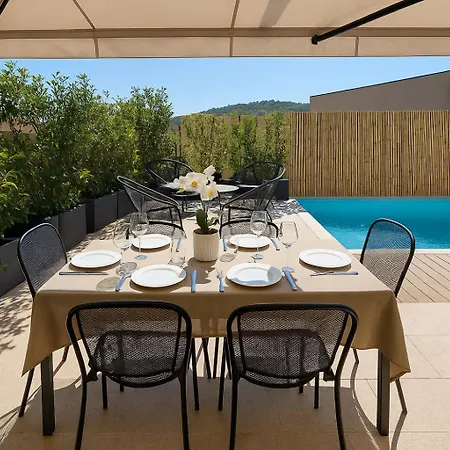 Villa 4 Piscine Privée à 400m De La Dans Résidence Neuve *