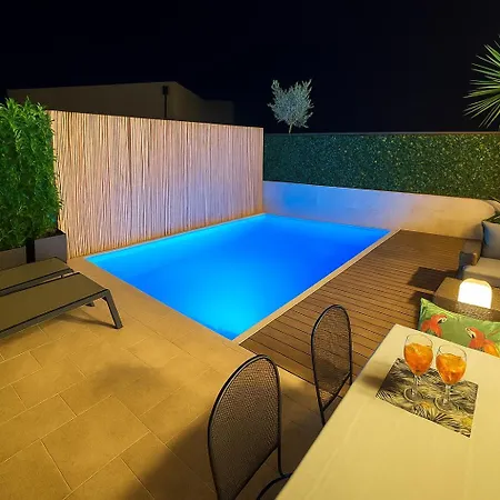 4 Piscine Privée à 400m De La Dans Résidence Neuve *