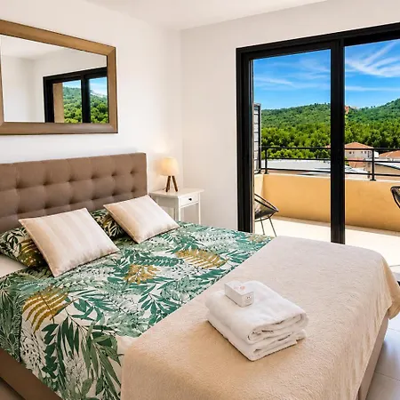 Vila Avec Piscine Privee A 400m De La - 4 *