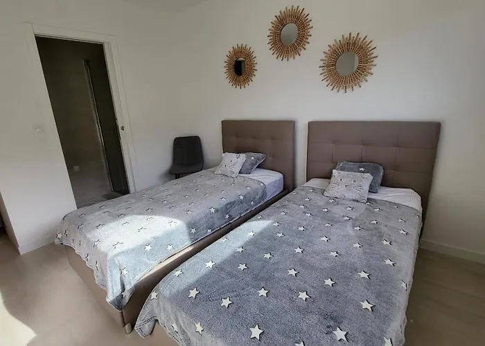 Villa 4 Piscine Privée à 400m De La Dans Résidence Neuve