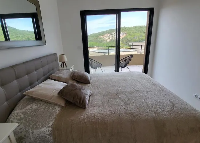 Moderne De Standing Avec Piscine Privee A 400m De La - 4 Willa