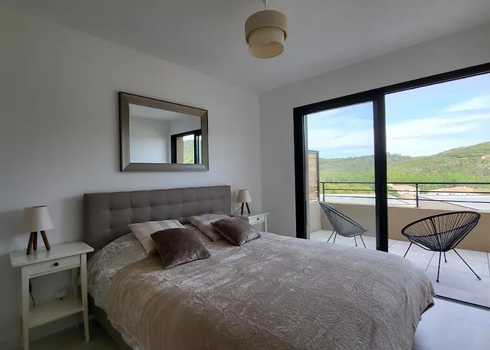 Villa 4 Piscine Privée à 400m De La Dans Résidence Neuve