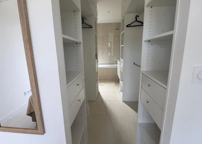 Moderne De Standing Avec Piscine Privee A 400m De La - 4 Vila *