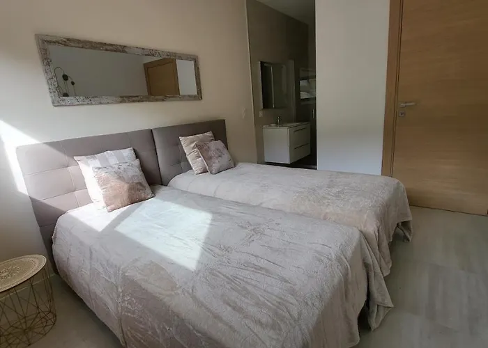 Moderne De Standing Avec Piscine Privee A 400m De La - 4 *