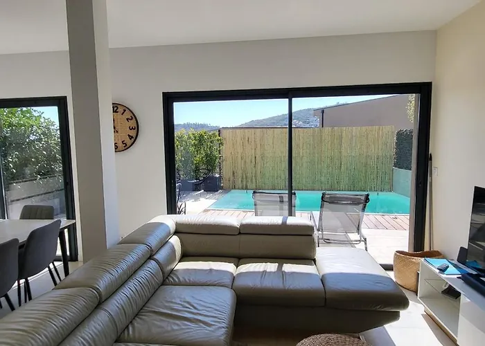 Moderne De Standing Avec Piscine Privee A 400m De La - 4 Willa