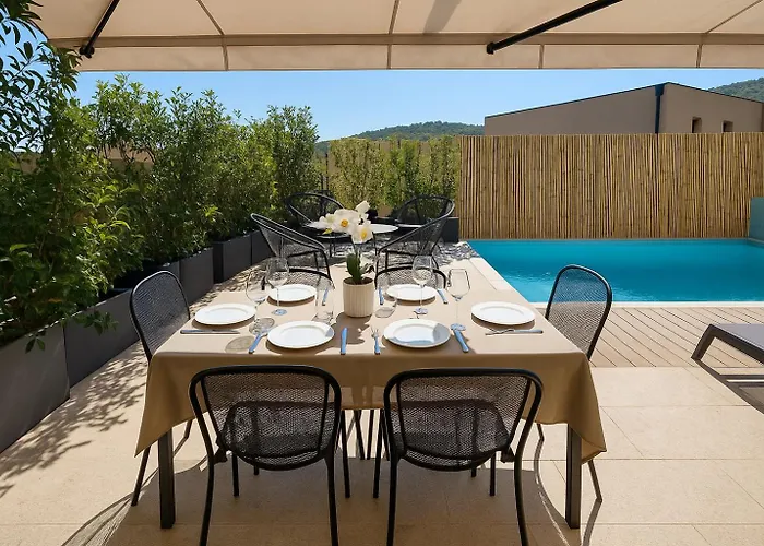 Villa 4 Piscine Privée à 400m De La Dans Résidence Neuve *