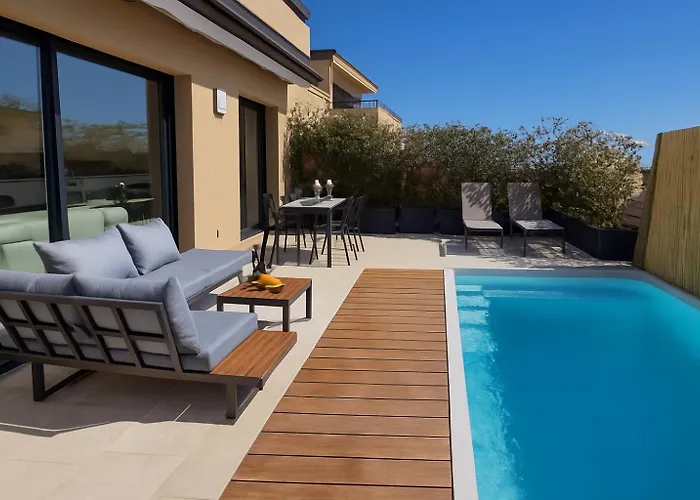 Moderne De Standing Avec Piscine Privee A 400m De La - 4